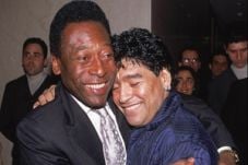 Maradona sikut Pele,...