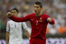 Portugal tantang Swedia,...