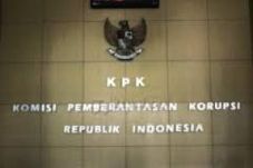 KPK tahan tersangka...