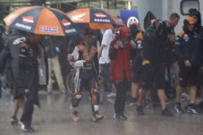 Rossi instruksikan semua...