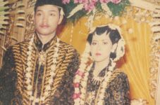 Bonceng putrinya, ibu...