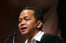 Soetrisno Bachir tebar...