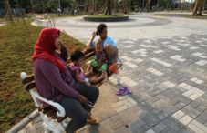 Fasilitas belum lengkap,...