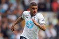 Spurs ikat Walker hingga...