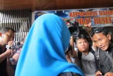 Berhubungan intim 15...