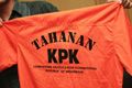 Memalukan baju tahanan...