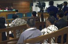 Kasus hakim terlibat...