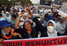 DPR: Buruh, pemerintah...