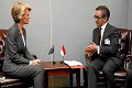 Julie Bishop tepis hubungan...