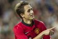 Januzaj mencoba memainkan...