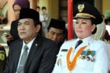 Suami Atut meninggal,...