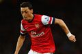 Ozil: Arsenal bisa kalahkan...