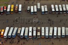 Ratusan bus kota di...
