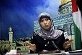 Unik, wanita muda ini...