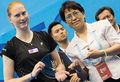 Alison raih gelar pertamanya...