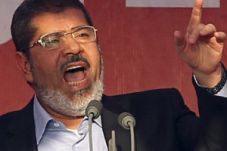 Morsi desak Mesir akhiri...