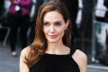 Angelina Jolie usir...
