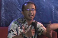 Pemerintah pusat diminta...