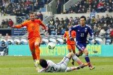 Jepang tahan Belanda...