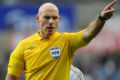 Howard Webb pimpin laga...