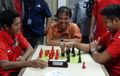 Roy optimis catur raih...