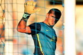 Valdes alami cedera...