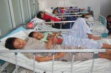 Makan di tempat hajatan,...