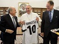 Giliran Blatter kunjungi...
