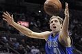 Dirk Nowitzki butuh...