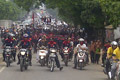 Buruh duduki pintu tol...