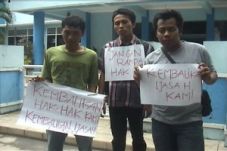 Tahan ratusan ijazah,...