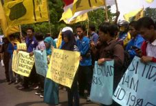 Ratusan aktivis ditangkap,...