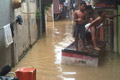 Pengungsi banjir butuh...