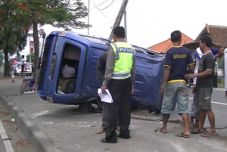 Minibus berpenumpang...