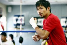 Manny Pacquiao dikejar-kejar...