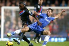 The Blues tempel ketat...