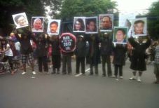 Atut, Anggie, Akil dapat...