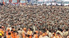 Petugas Satpol PP dikerahkan...