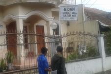 Bidan penjual 7 bayi...