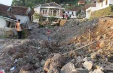 25 rumah warga di Blitar...