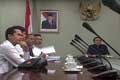 Lapor ke Seskab, TrioMacan2000...