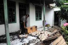 Tawuran, 20 rumah di...