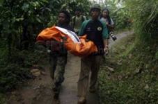 Longsor Jayapura, Guru...