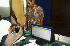 300 warga Depok belum...