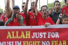 Kisruh sebutan Tuhan...