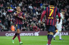Alexis Sanchez hat-trick,...