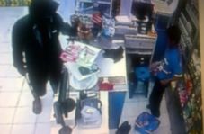 Lagi, minimarket di...