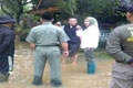 Airin tinjau banjir...