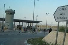 Tentara Israel hentikan...