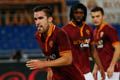 Destro-Strootman bawa...